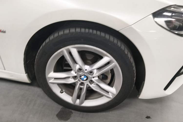Used BMW 1 Series 2021 120i M Sport Night Edition Right Front Wheel Hub
