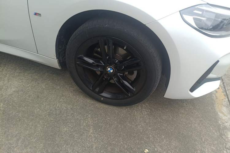 Used BMW 1 Series 2021 120i M Sport Night Edition Right Front Wheel Hub