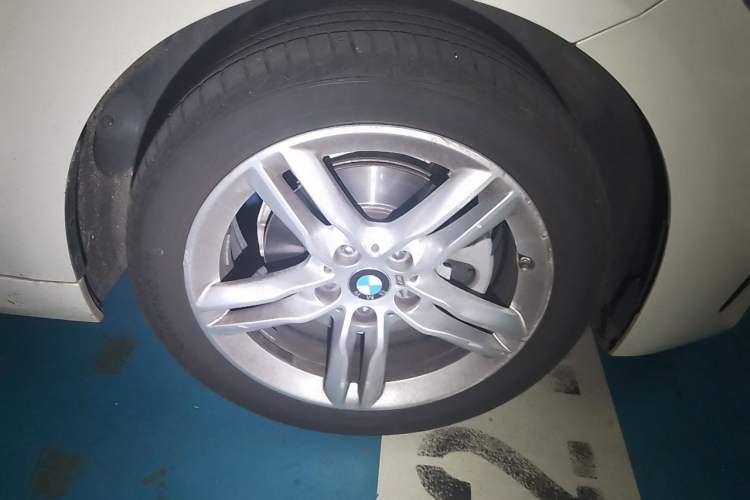 Used BMW 1 Series 2021 120i M Sport Night Edition Right Front Wheel Hub