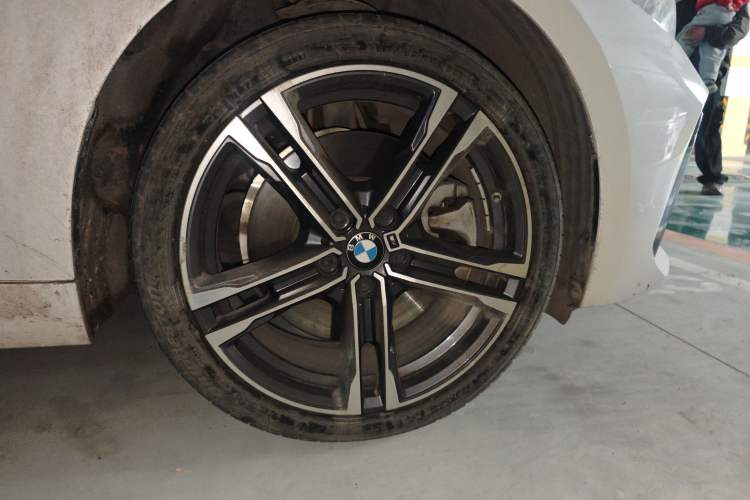 Used BMW 1 Series 2021 Restyled 125i M Sport Night Edition Right Front Wheel Hub