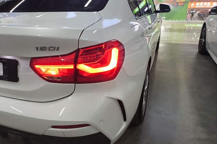 Used BMW 1 Series 2021 120i M Sport Night Edition Right Rear Taillight