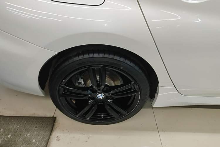 Used BMW 1 Series 2021 Restyled 125i M Sport Night Edition Right Rear Wheel Hub