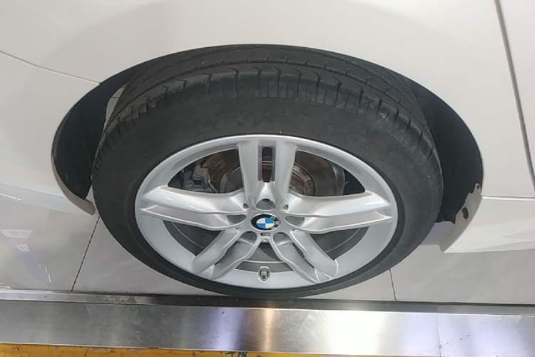 Used BMW 1 Series 2021 120i M Sport Night Edition Right Rear Wheel Hub