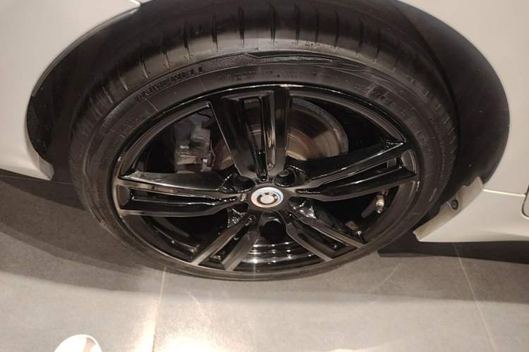 Used BMW 1 Series 2021 125i M Sport Night Edition Right Rear Wheel Hub