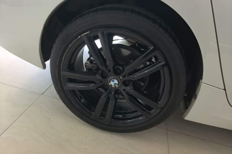 Used BMW 1 Series 2021 Restyled 125i M Sport Night Edition Right Rear Wheel Hub