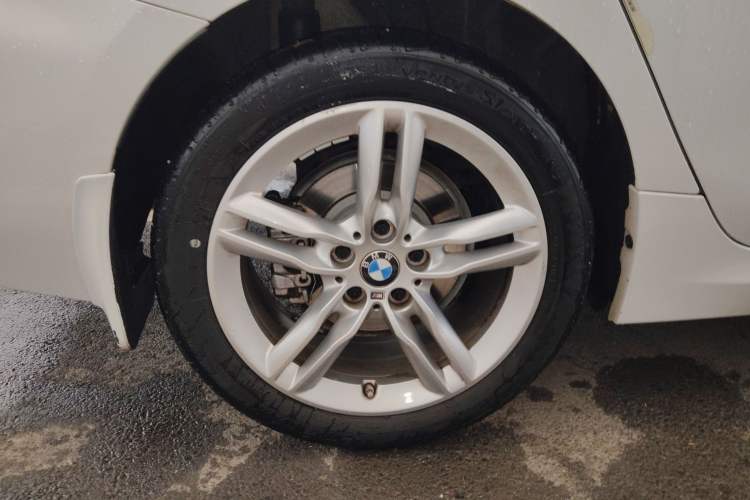 Used BMW 1 Series 2021 Revised 120i M Sport Night Edition Right Rear Wheel Hub