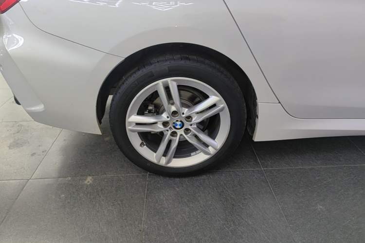 Used BMW 1 Series 2021 120i M Sport Night Edition Right Rear Wheel Hub