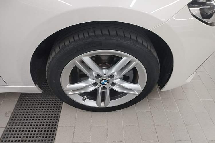 Used BMW 1 Series 2021 120i M Sport Night Edition Right Rear Wheel Hub