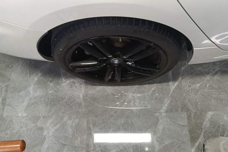 Used BMW 1 Series 2021 Restyled 125i M Sport Night Edition Right Rear Wheel Hub