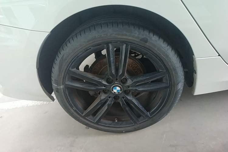 Used BMW 1 Series 2021 125i M Sport Night Edition Right Rear Wheel Hub