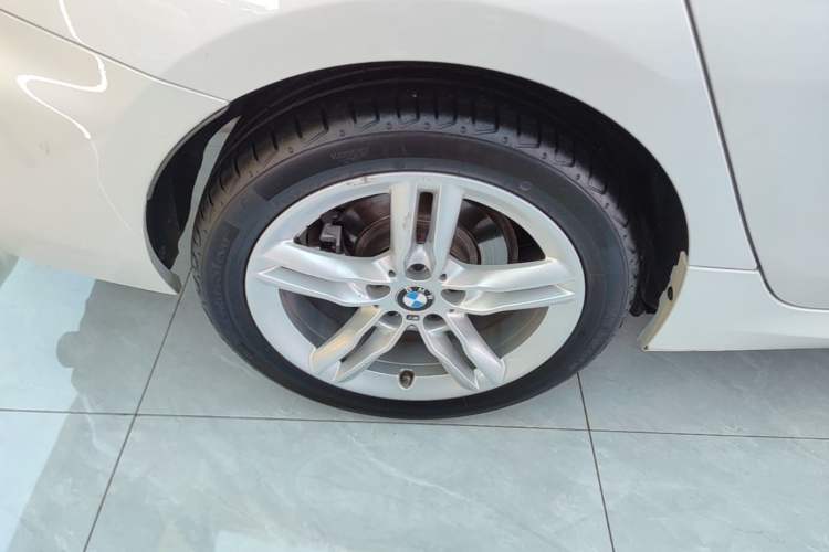 Used BMW 1 Series 2021 120i M Sport Night Edition Right Rear Wheel Hub