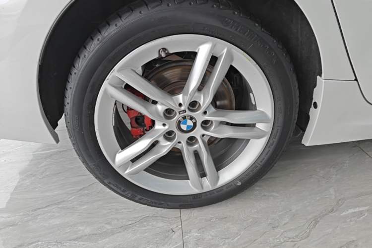 Used BMW 1 Series 2021 120i M Sport Night Edition Right Rear Wheel Hub