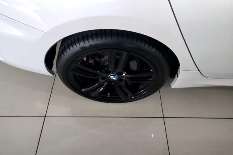 Used BMW 1 Series 2021 Restyled 125i M Sport Night Edition Right Rear Wheel Hub
