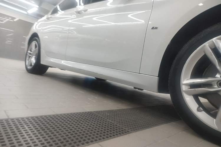 Used BMW 1 Series 2021 120i M Sport Night Edition Right Side Sill