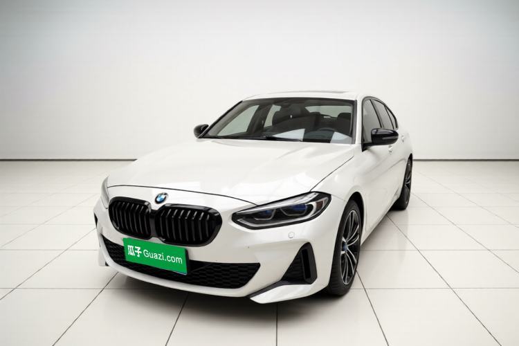 Used BMW 1 Series 2021 120i M Sport Night Edition Guazi used car, China used car export, Used car for sale, Used cars, Cheapest cars for sale