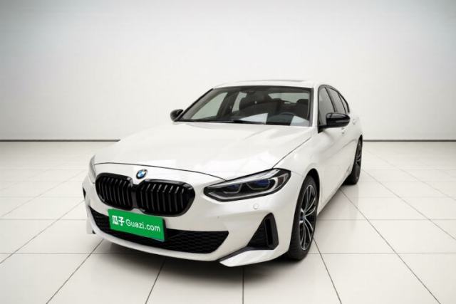 BMW 1 Series 2021 120i M Sport Night Edition usado
