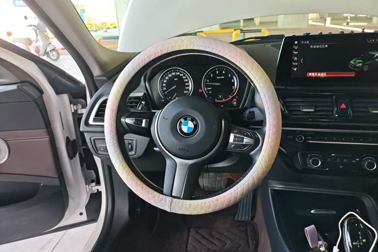 Used BMW 1 Series 2021 Restyled 125i M Sport Night Edition Steering Wheel