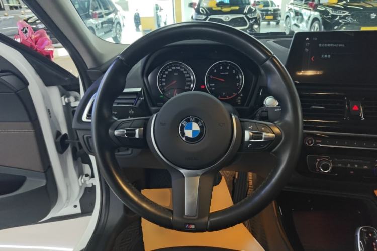 Used BMW 1 Series 2021 Restyled 125i M Sport Night Edition Steering Wheel