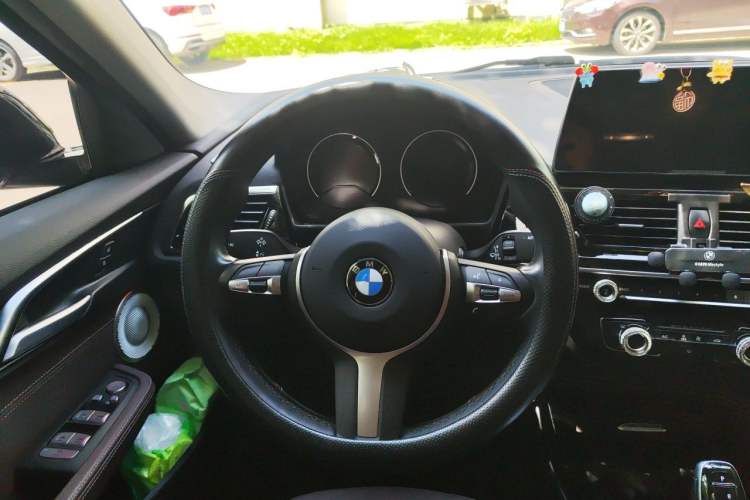 Used BMW 1 Series 2021 Restyled 125i M Sport Night Edition Steering Wheel