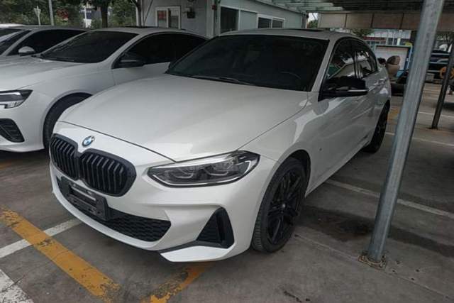 BMW 1 Series 2021 125i M Sport Night Edition usado