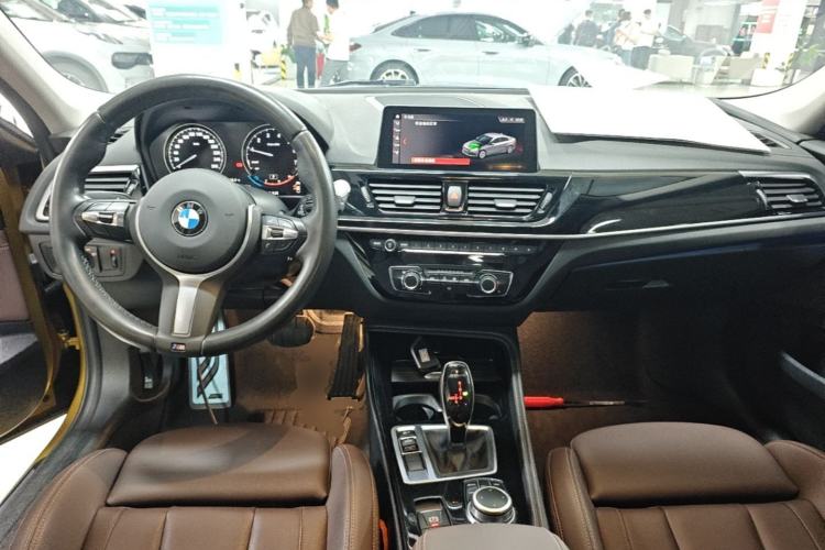 Used BMW 1 Series 2021 125i M Sport Night Edition Center Console