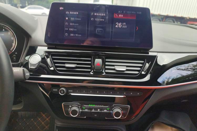 Used BMW 1 Series 2022 125i M Sport Night Edition Audio And AC Panel