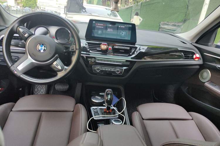 Used BMW 1 Series 2022 120i M Sport Night Edition Center Console