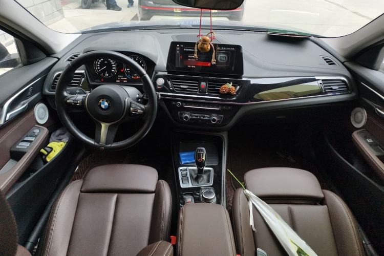 Used BMW 1 Series 2022 120i M Sport Night Edition Center Console