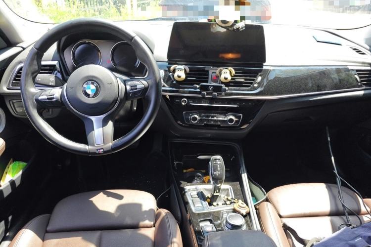 Used BMW 1 Series 2022 120i M Sport Night Edition Center Console