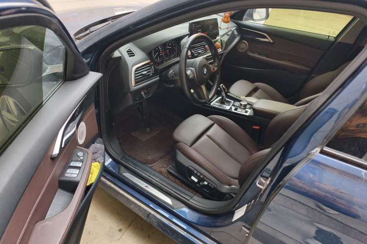 Used BMW 1 Series 2022 120i M Sport Night Edition Driver Seat