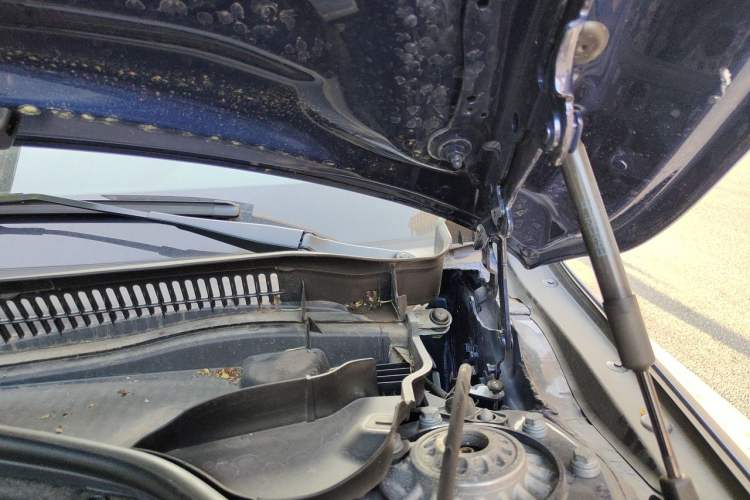 Used BMW 1 Series 2022 120i M Sport Night Edition Engine Bay Left
