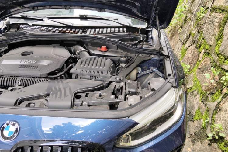 Used BMW 1 Series 2022 125i M Sport Night Edition Engine Bay Left
