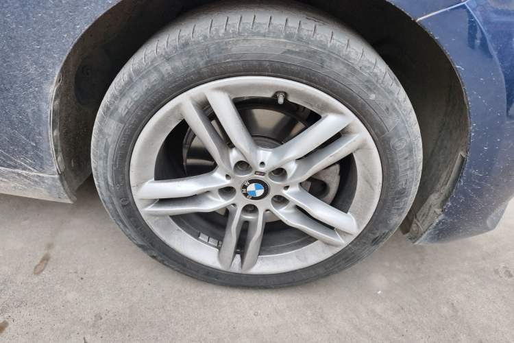 Used BMW 1 Series 2022 120i M Sport Night Edition Right Front Wheel Hub