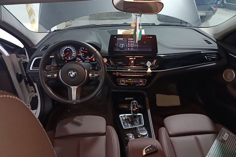 Used BMW 1 Series 2022 120i M Sport Night Edition Center Console