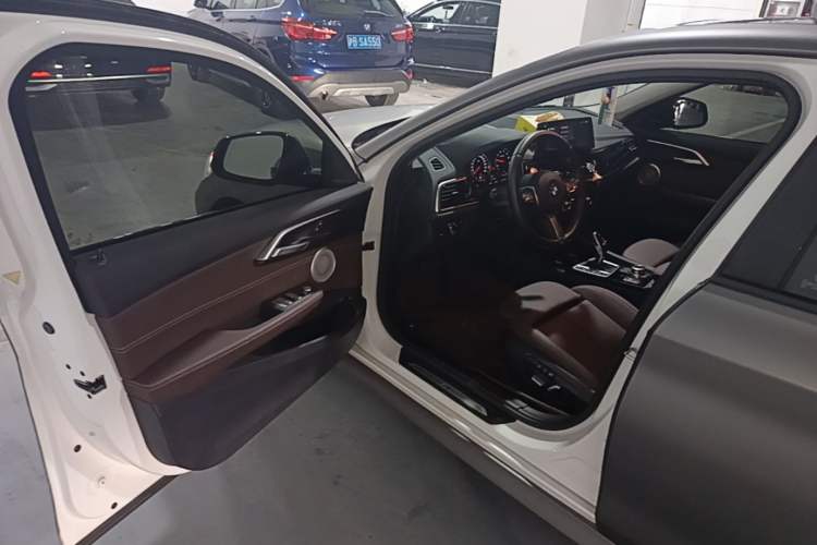 Used BMW 1 Series 2022 120i M Sport Night Edition Driver Seat