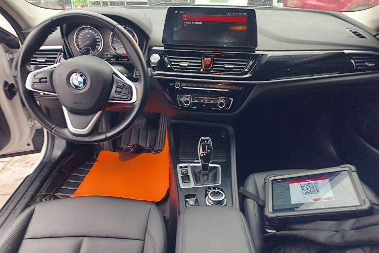 Used BMW 1 Series 2022 120i M Sport Night Edition Center Console