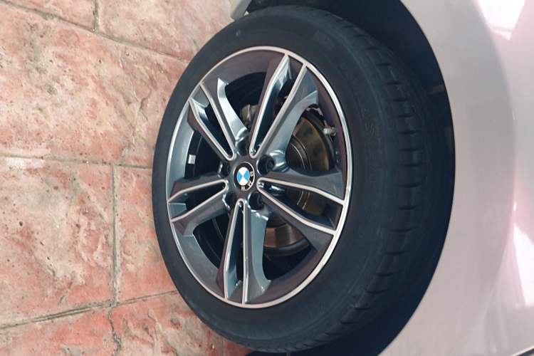 Used BMW 1 Series 2022 120i M Sport Night Edition Right Rear Wheel Hub