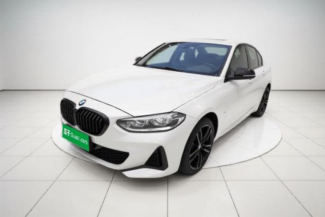 Ojetý BMW 1 Series 2022 125i M Sport Night Edition
