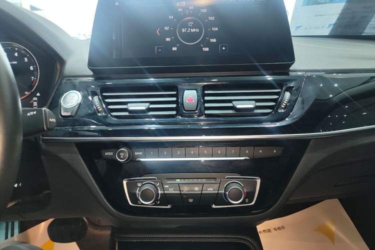 Used BMW 1 Series 2022 125i M Sport Night Edition Audio And AC Panel