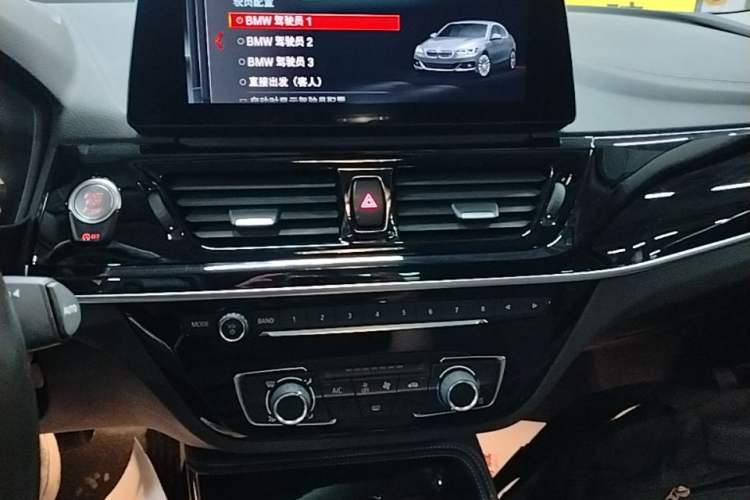 Used BMW 1 Series 2022 125i M Sport Night Edition Audio And AC Panel