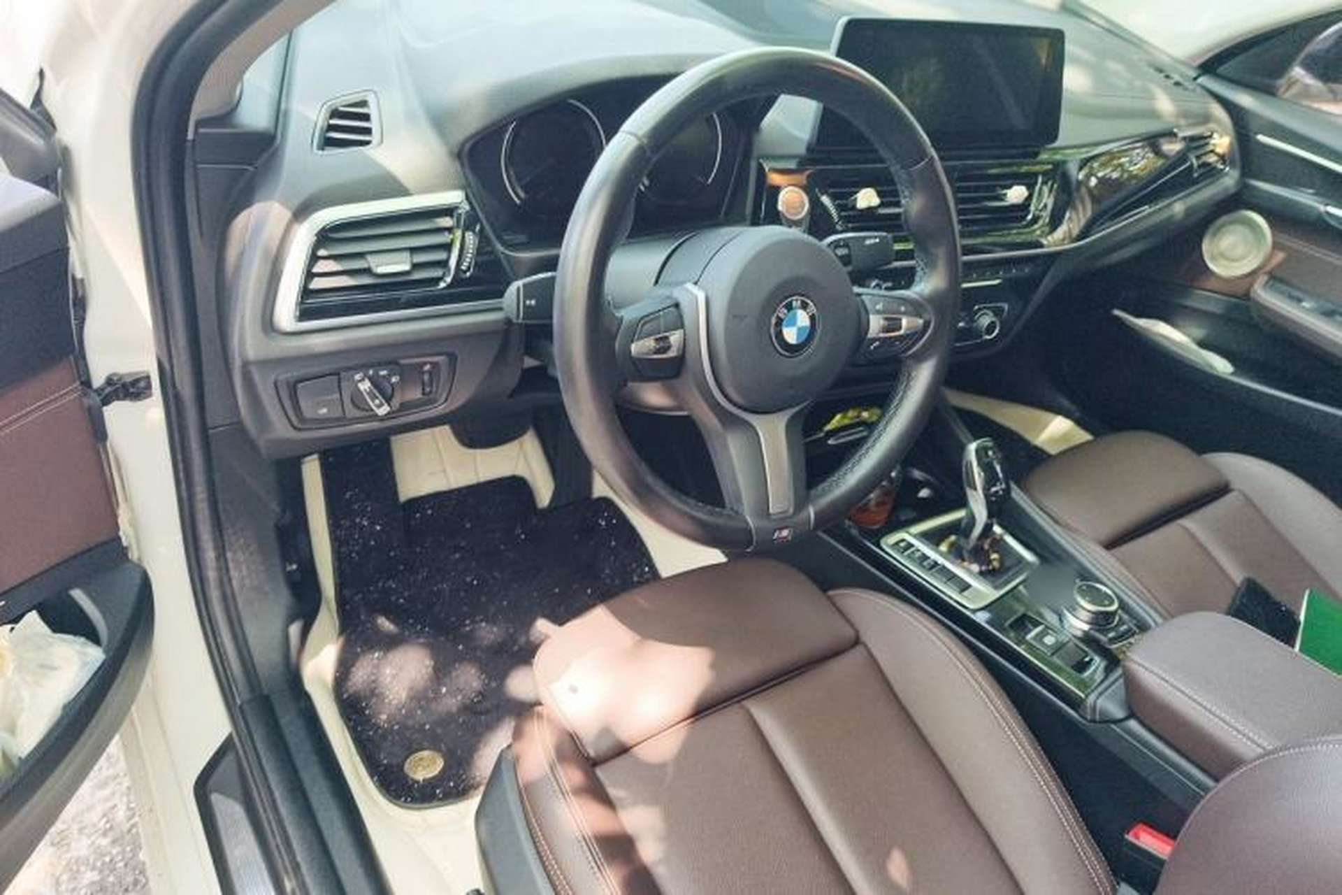 Used BMW 1 Series 2022 120i M Sport Night Edition Center Console