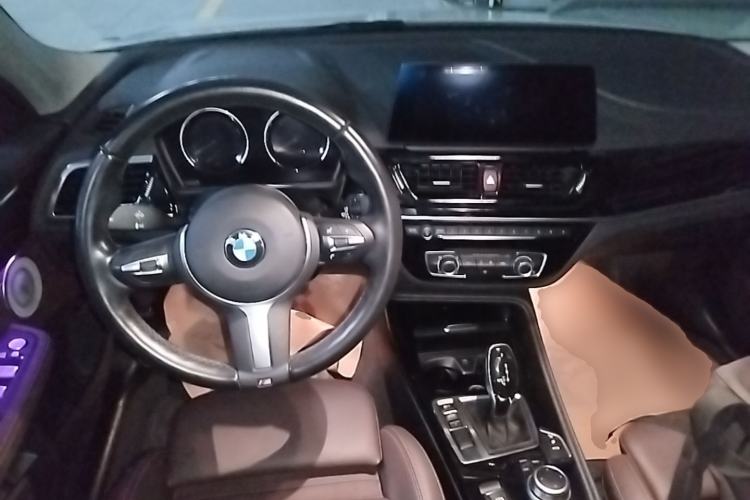 Used BMW 1 Series 2022 125i M Sport Night Edition Center Console