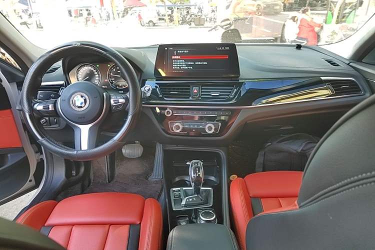 Used BMW 1 Series 2022 125i M Sport Night Edition Center Console