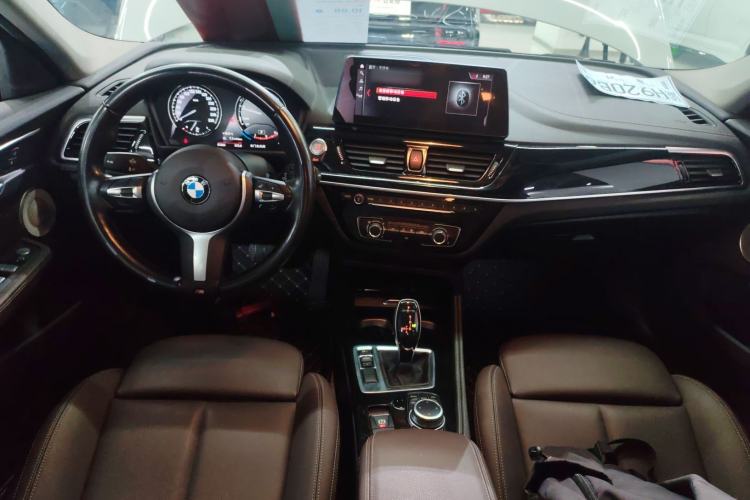 Used BMW 1 Series 2022 120i M Sport Night Edition Center Console