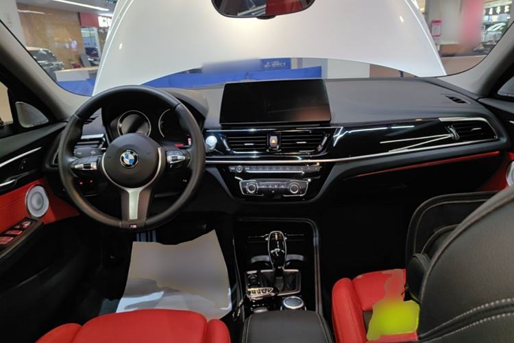 Used BMW 1 Series 2022 125i M Sport Night Edition Center Console