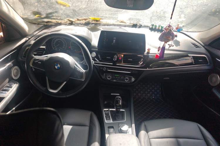 Used BMW 1 Series 2022 120i M Sport Edition Center Console