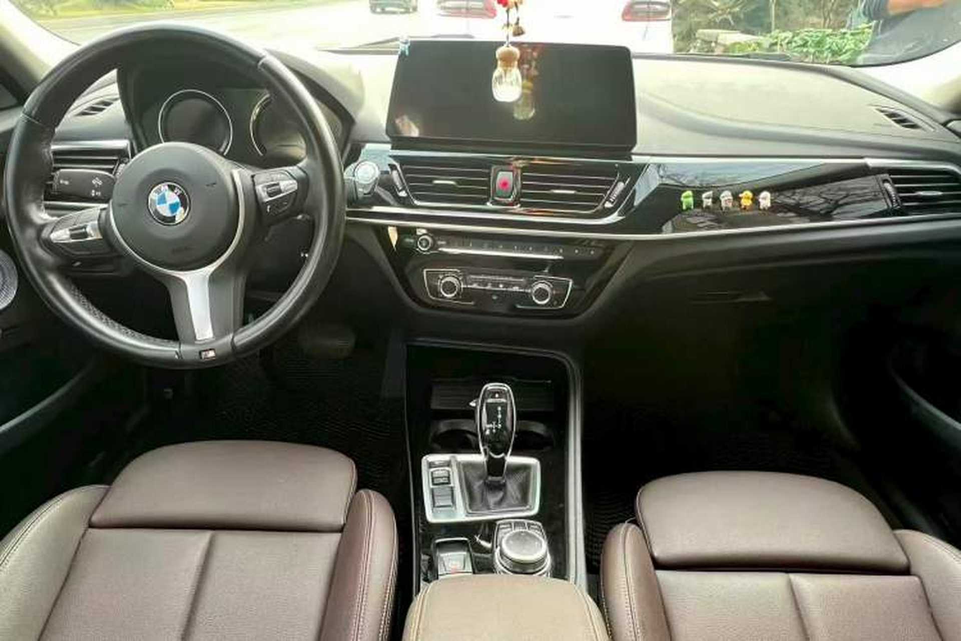 Used BMW 1 Series 2022 120i M Sport Night Edition Center Console