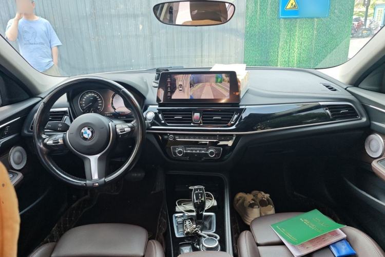 Used BMW 1 Series 2022 120i M Sport Night Edition Center Console