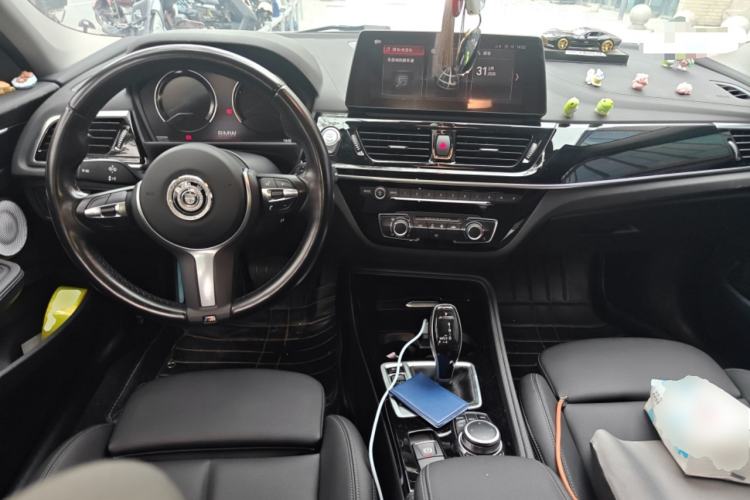 Used BMW 1 Series 2022 120i M Sport Night Edition Center Console