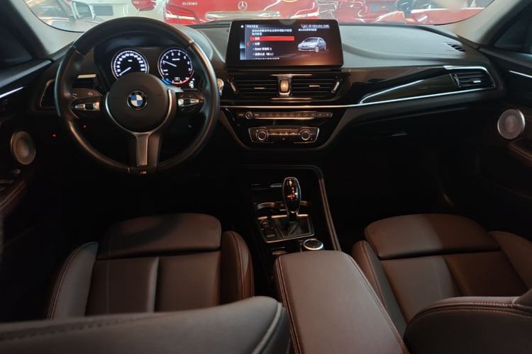 Used BMW 1 Series 2022 120i M Sport Night Edition Center Console